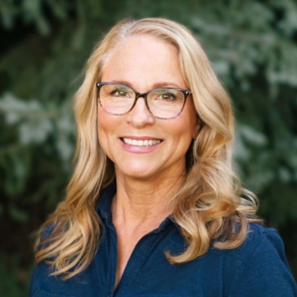 Meet your Posher, Lani - Picture 1 of 1